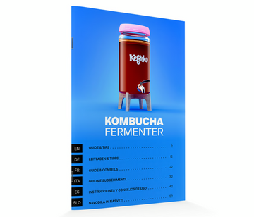 Portada del folleto en azul que muestra un Fermentador Kombucha de 4L con grifo. El título "Fermentador Kombucha" aparece en texto blanco y negrita, y en el lateral se encuentran descripciones del contenido en varios idiomas. Marca: kefirko.